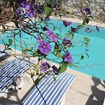 Eski Hotel *