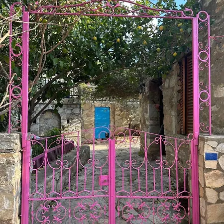 Eski Отель Датча